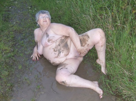 hombres usando bragas de abuela xxx hd fotos