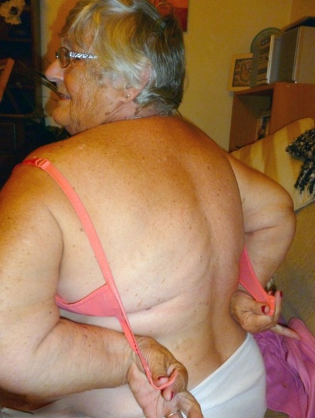 gangbang de coño de abuela desnudos de alta calidad imágenes