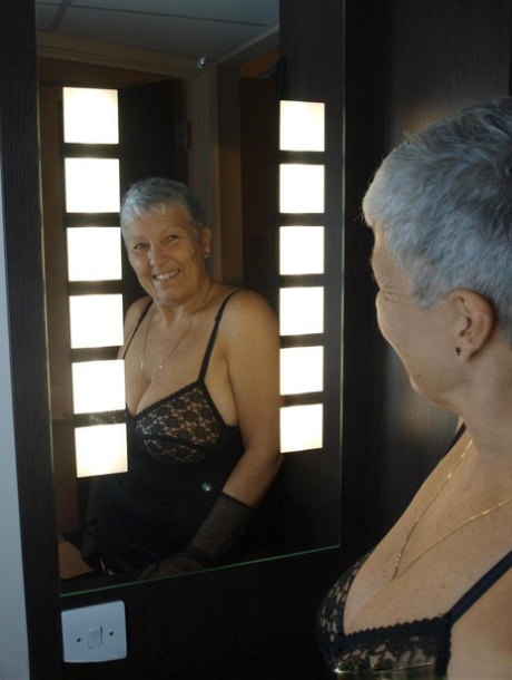 abuelas viejas con enormes tetas sexy erótica archivo