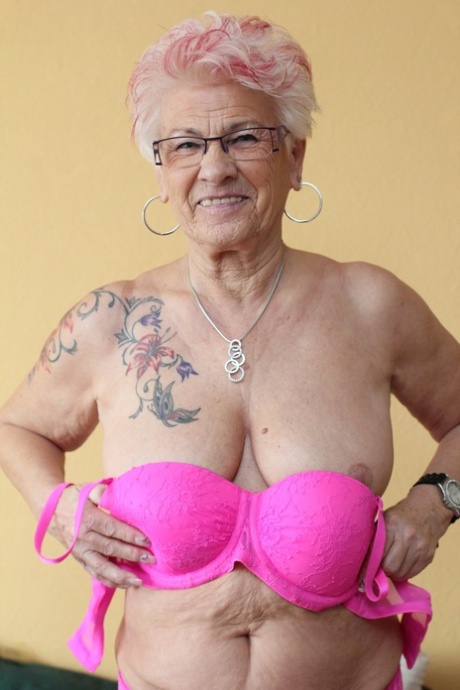 abuela rubia peluda bbc arriba xxx recopilación