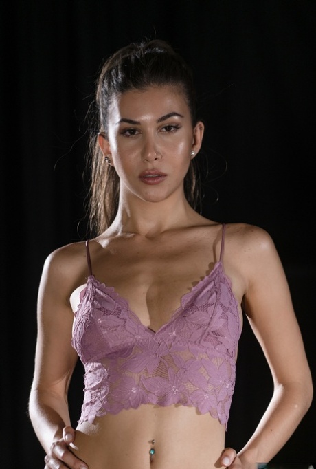 Anya Krey linda estrella imágenes