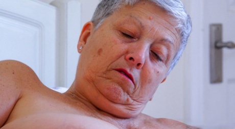 abuela francesa gorda peluda gangbang anal gratis exclusivo imagen