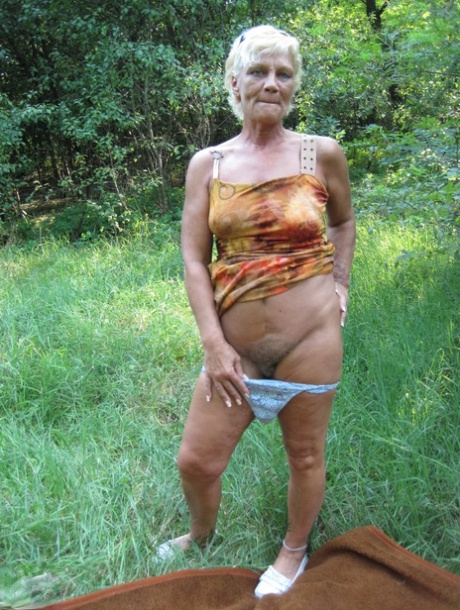 abuela tetona milf exclusiva pornografica archivo